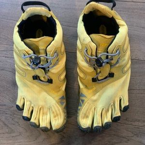 Vibram five finger toe shoes EU40 8/8.5 women’s